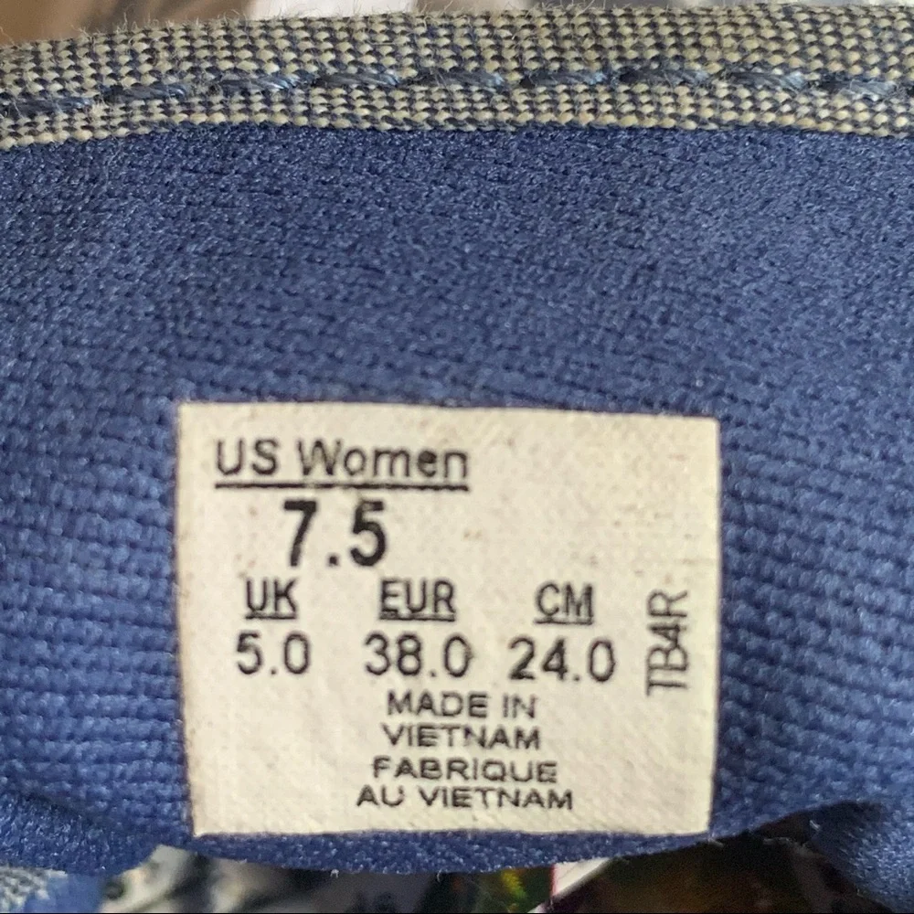 Vans Blue and white Flower Lace-up Shoes Size  7.5 - Picture 3 of 10